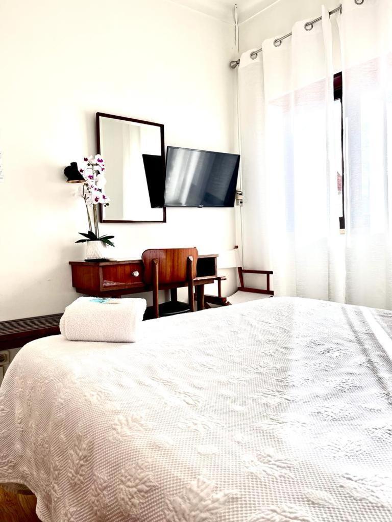 トーレス・ヴェドラス Residencial Modernaホステル エクステリア 写真